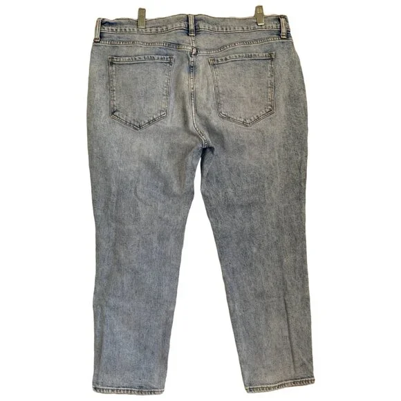OLD NAVY Women's Maya Blue Mid-rise Boyfriend Straight Legs Jeans Sz 14 Petite - Picture 4 of 5